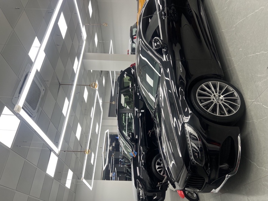 Mercedes-AMG V8 Biturbo showroom